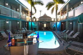 Отель Camelot Beach Suites  Клеруотер